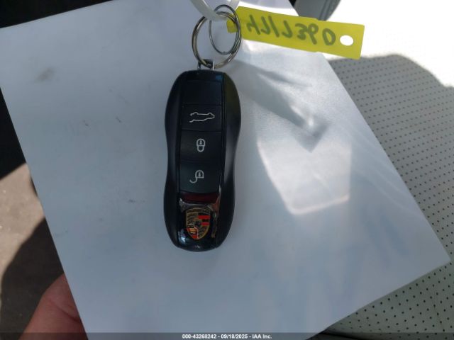 2017 PORSCHE MACAN WP1AG2A51HLB51007 Photo 10