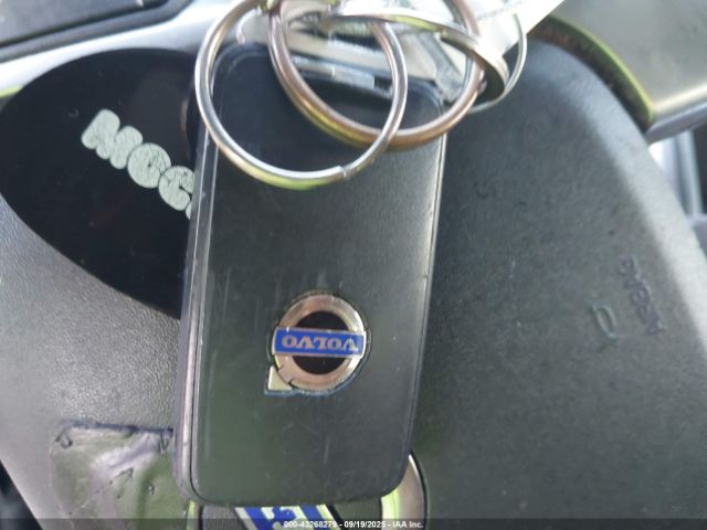 2017 VOLVO XC60 YV440MDU5H2149491 Photo 10