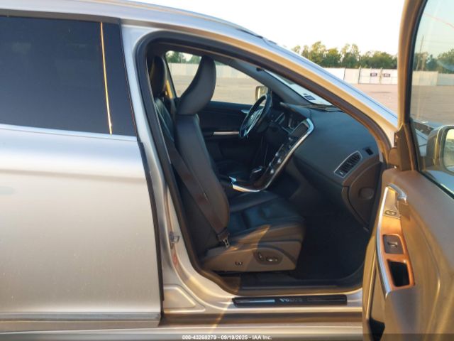 2017 VOLVO XC60 YV440MDU5H2149491 Photo 4