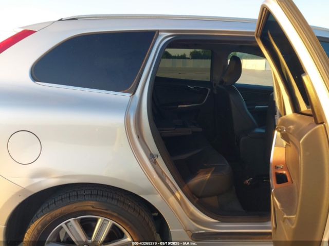 2017 VOLVO XC60 YV440MDU5H2149491 Photo 7