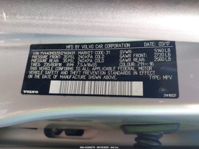 2017 VOLVO XC60 YV440MDU5H2149491 Photo 8