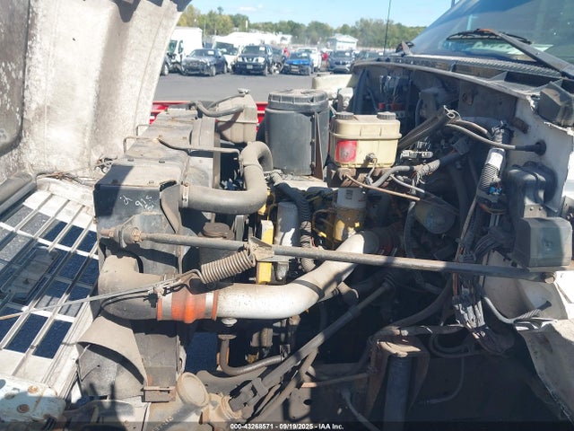 43268571 :رقم المزاد ، 1GDJ6H1C4YJ513330 vin ، 2000 Gmc Tc6h042 مزاد بيع