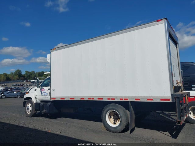 43268571 :رقم المزاد ، 1GDJ6H1C4YJ513330 vin ، 2000 Gmc Tc6h042 مزاد بيع