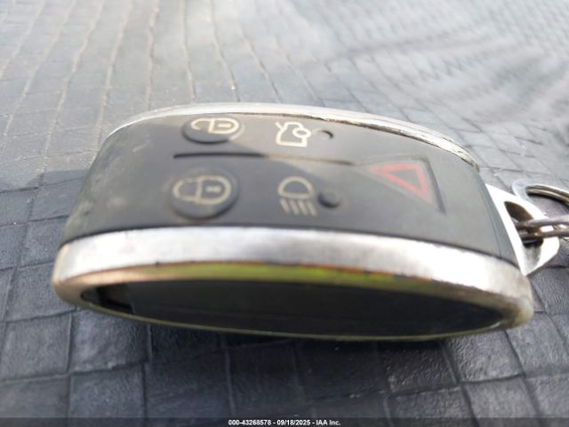 2010 JAGUAR XF SAJWA0GB5ALR61466 Photo 10