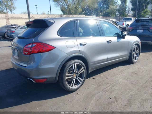 2011 PORSCHE CAYENNE WP1AB2A29BLA46016 Photo 3