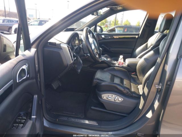 2011 PORSCHE CAYENNE WP1AB2A29BLA46016 Photo 4