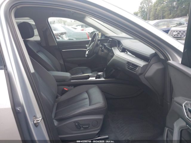 2022 AUDI E-TRON WA1AAAGE0NB045633 Photo 4