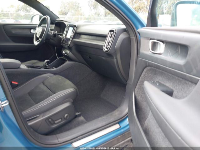 2023 VOLVO C40 RECHARGE PURE ELECTRIC YV4ED3GL5P2050996 Photo 4