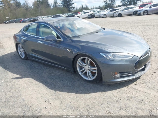 2013 TESLA MODEL S 5YJSA1CN7DFP15593 Photo 0