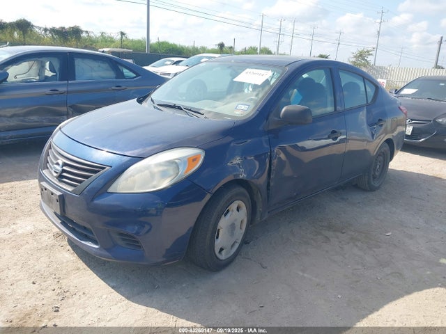Nissan Versa 2014 3N1CN7AP8EL861099 Image 2