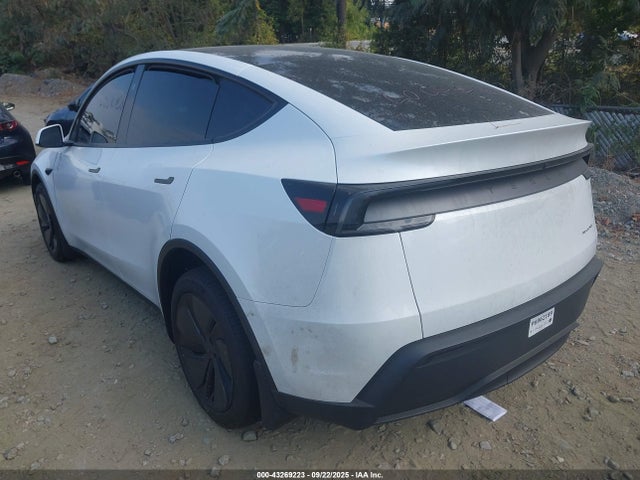 2026 TESLA MODEL Y 7SAYGDEE7TA449451 Photo 2
