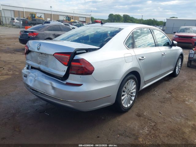 2017 VOLKSWAGEN PASSAT 1VWBT7A31HC050947 Photo 3