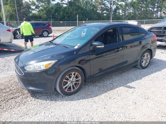 Ford 2015 2015 1FADP3F23FL305173 Image 2