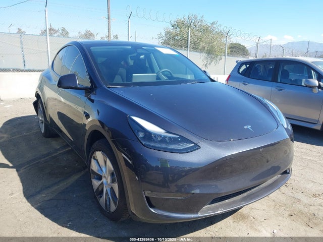 2024 TESLA MODEL Y 7SAYGDEE6RA229579 Photo 0