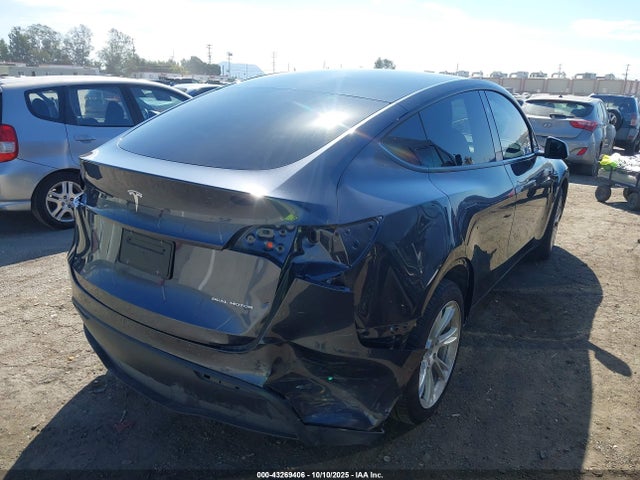 2024 TESLA MODEL Y 7SAYGDEE6RA229579 Photo 3
