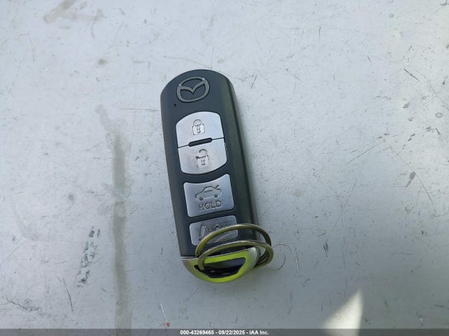 JM1GJ1V57F1209972 Mazda 2015