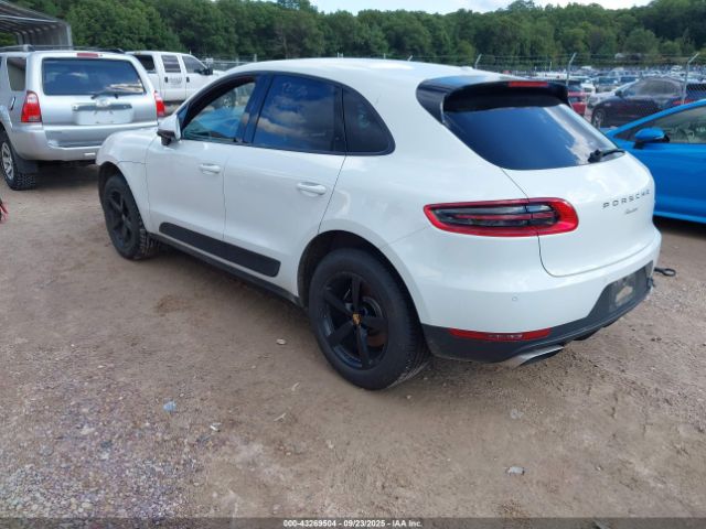 2017 PORSCHE MACAN WP1AA2A50HLB03032 Photo 2