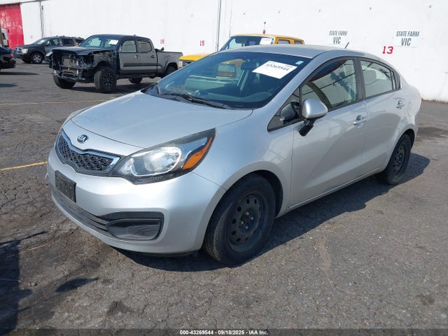 KIA dohc gamma 2015 KNADN4A34F6453799 Image 2