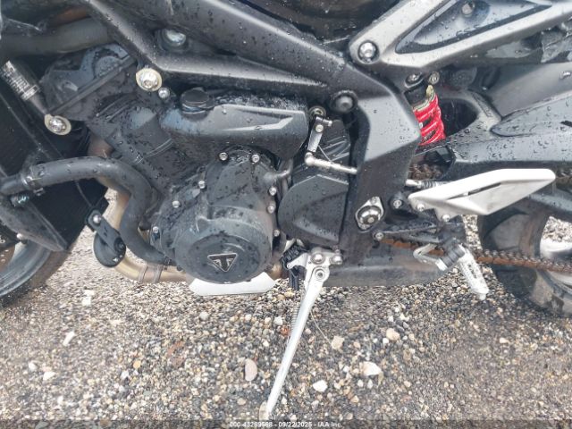 2024 TRIUMPH MOTORCYCLE STREET TRIPLE SMTA604S2RTBK0929 Photo 8