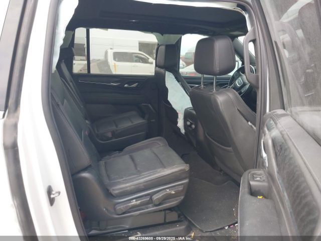 2022 GMC YUKON XL 1GKS2JKL8NR213575 Photo 7