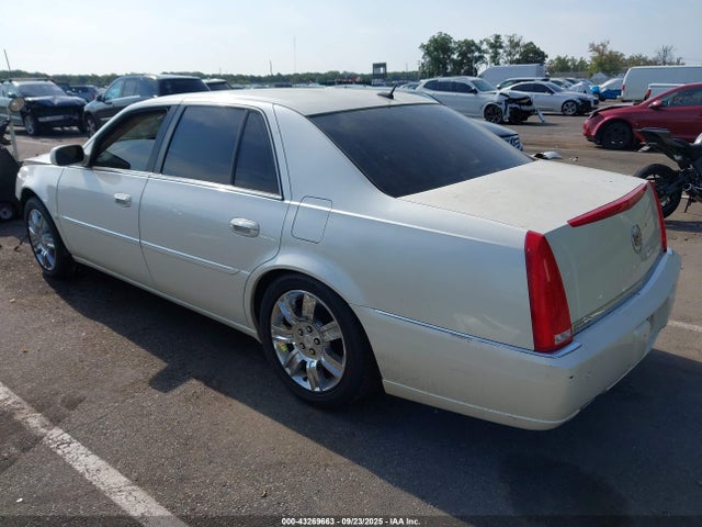 2008 CADILLAC DTS 1G6KD57938U164980 Photo 2