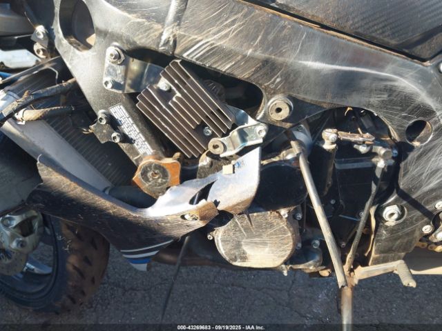 2023 SUZUKI GSX-R750 JS1GR7MA4P7101604 Photo 8