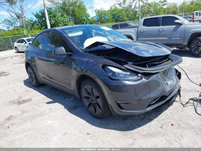 2025 TESLA MODEL Y 7SAYGDEDXSF259846 Photo 0
