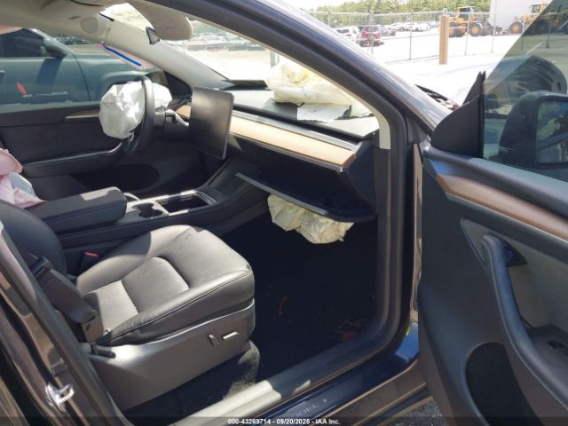 2025 TESLA MODEL Y 7SAYGDEDXSF259846 Photo 4