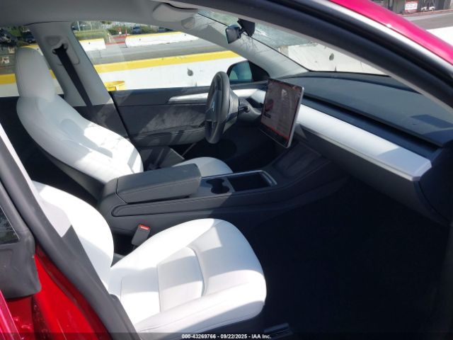 2025 TESLA MODEL Y 7SAYGDED9SA366867 Photo 4