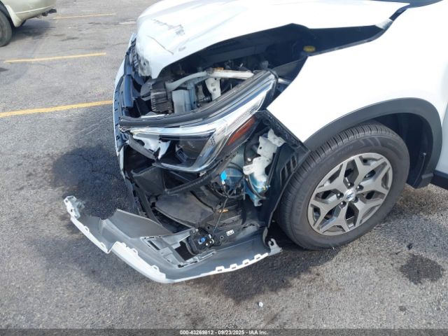 2022 SUBARU FORESTER JF2SKAEC8NH428288 Photo 5