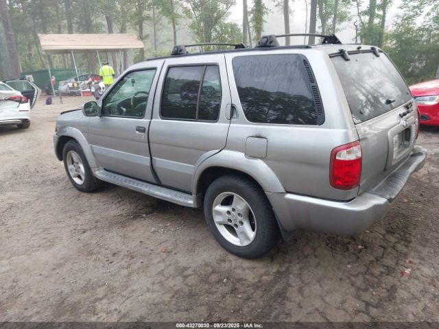 2001 INFINITI QX4 JNRDR07Y71W102011 Photo 2