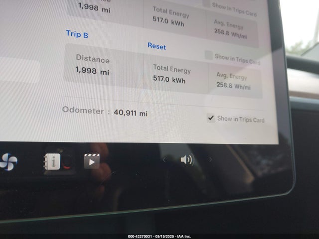 2023 TESLA MODEL Y 7SAYGDED1PF960637 Photo 6
