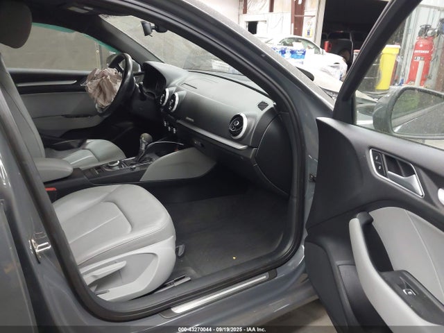 2017 AUDI A3 WAUB8GFF0H1031757 Photo 4