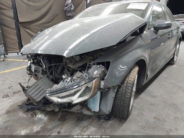 2017 AUDI A3 WAUB8GFF0H1031757 Photo 5