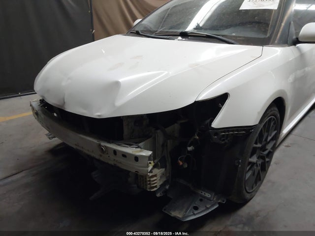 Scion 2ar-fe 2015 JTKJF5C71F3090459 Image 17