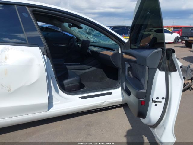 2022 TESLA MODEL 3 5YJ3E1EC4NF349159 Photo 4