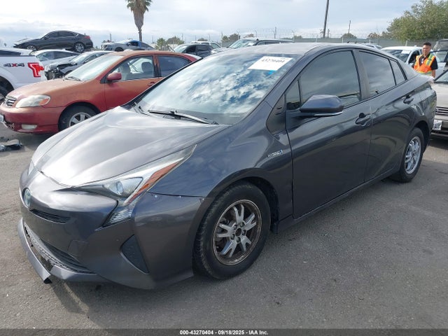 Toyota Prius Two 2016 JTDKBRFU9G3523740 Image 2