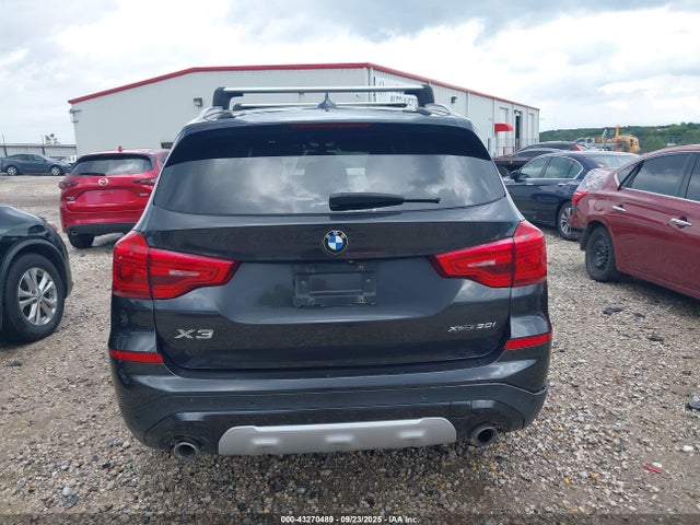 5UXTR9C55KLE15087 BMW X3