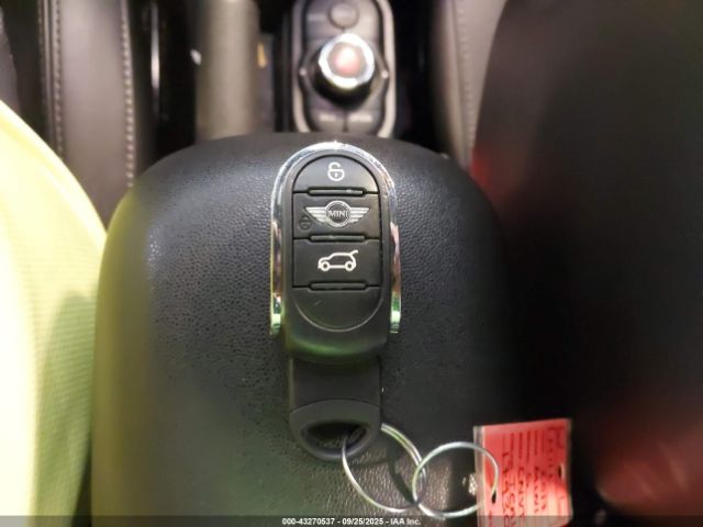 2017 MINI CONVERTIBLE WMWWG9C30H3C81534 Photo 10