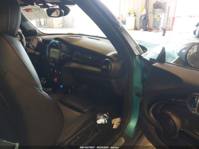 2017 MINI CONVERTIBLE WMWWG9C30H3C81534 Photo 4