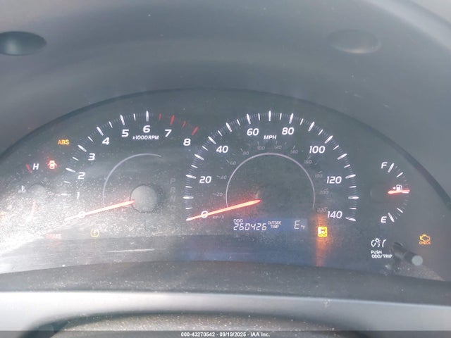 43270542 :رقم المزاد ، 4T1BF3EK5AU101415 vin ، 2010 Toyota Camry Le مزاد بيع