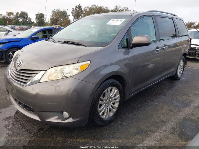 Toyota 2gr-fks 2014 5TDYK3DC4ES458051 Image 2