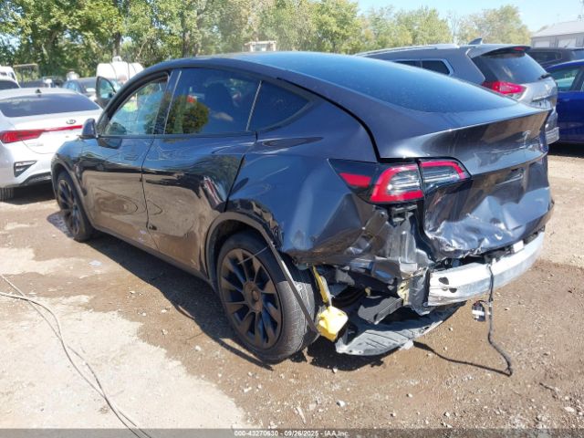 2024 TESLA MODEL Y 7SAYGDEE5RA249757 Photo 2
