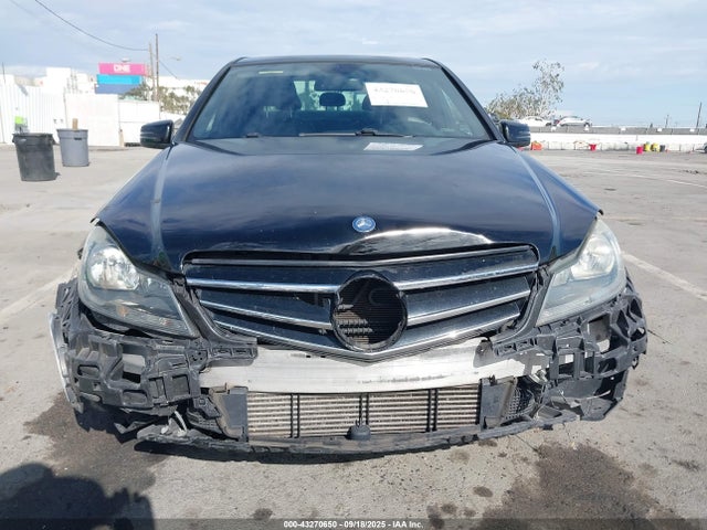 WDDGF4HB4ER325155 Mercedes-Benz 2014