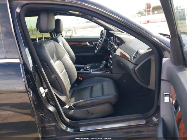 WDDGF4HB4ER325155 Mercedes-Benz 2014