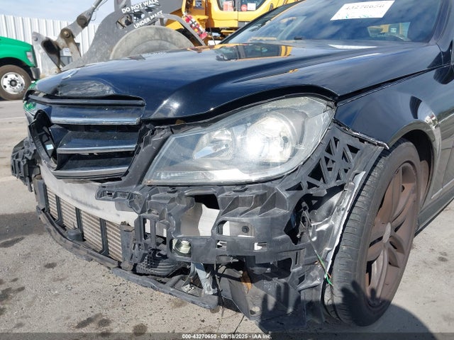 WDDGF4HB4ER325155 Mercedes-Benz 2014