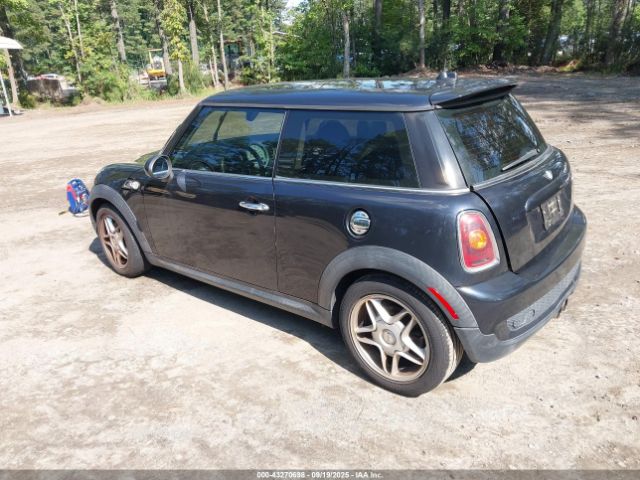 2009 MINI COOPER S WMWMF73539TW80761 Photo 2