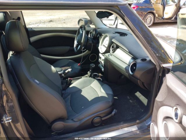 2009 MINI COOPER S WMWMF73539TW80761 Photo 4