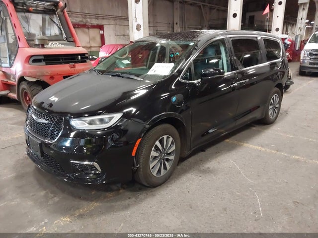 2C4RC1S75RR188421 Chrysler 2024