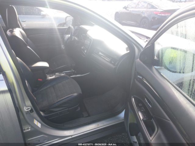 2020 MITSUBISHI OUTLANDER JA4AZ3A36LZ032045 Photo 4